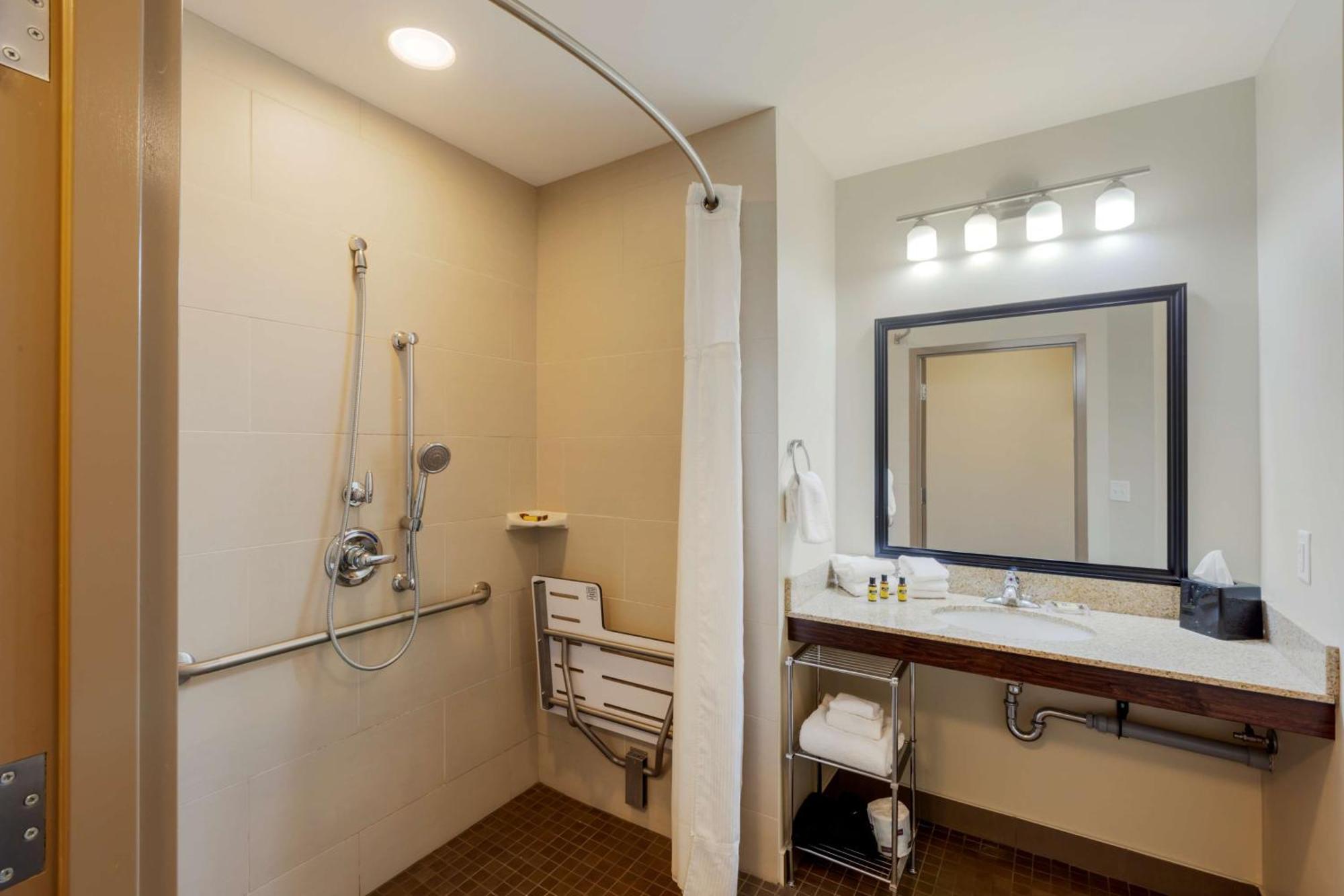 Best Western Plus Walkerton Hotel & Conference Centre מראה חיצוני תמונה