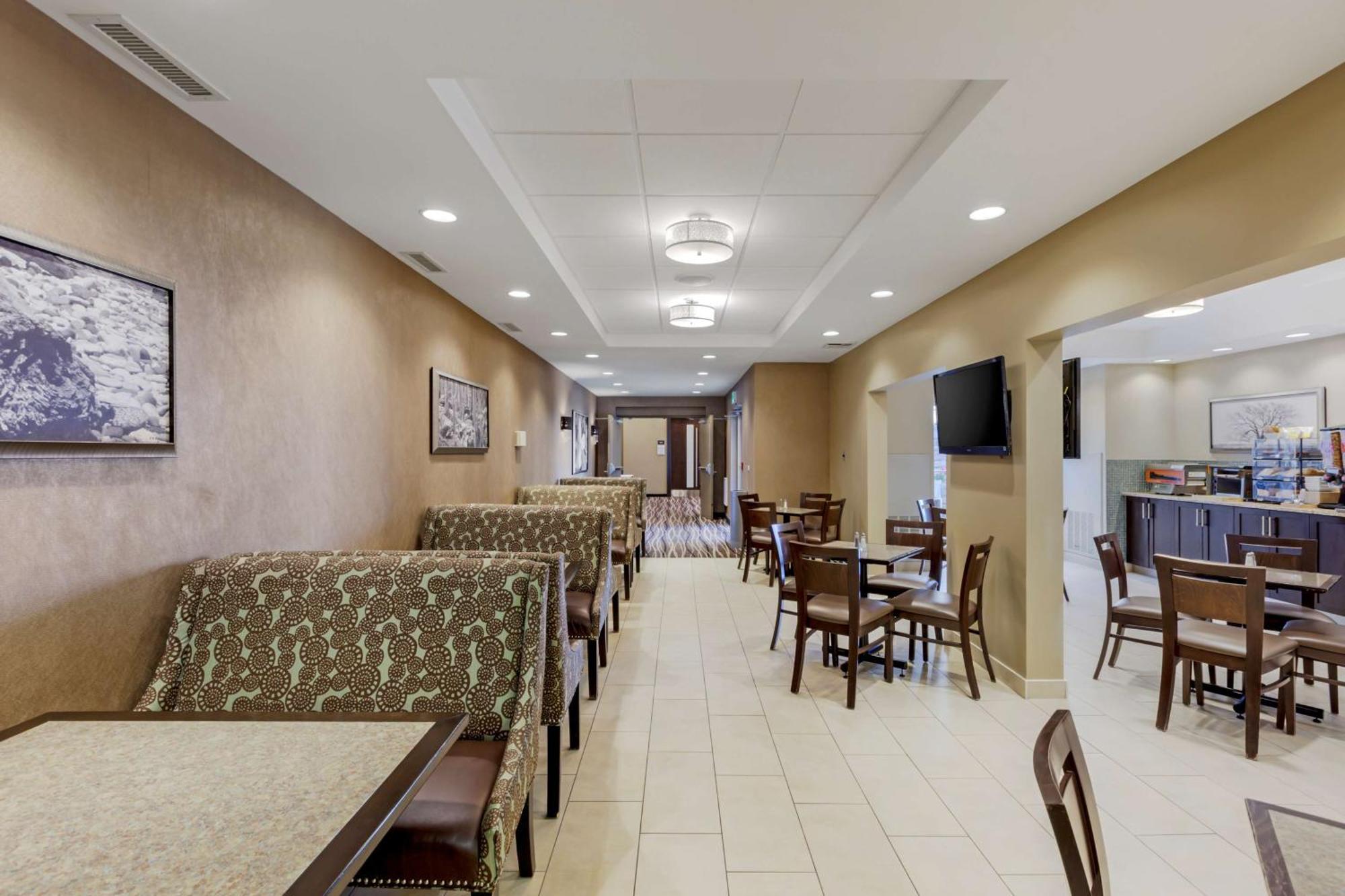 Best Western Plus Walkerton Hotel & Conference Centre מראה חיצוני תמונה